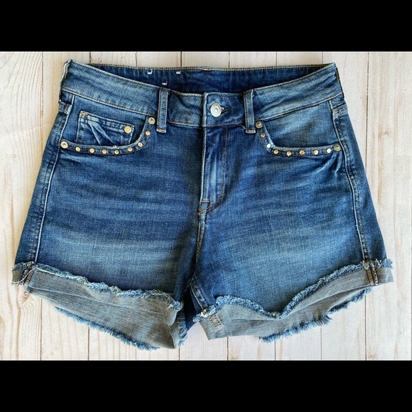 H&M relaxed denim shorts - Picture 1 of 4
